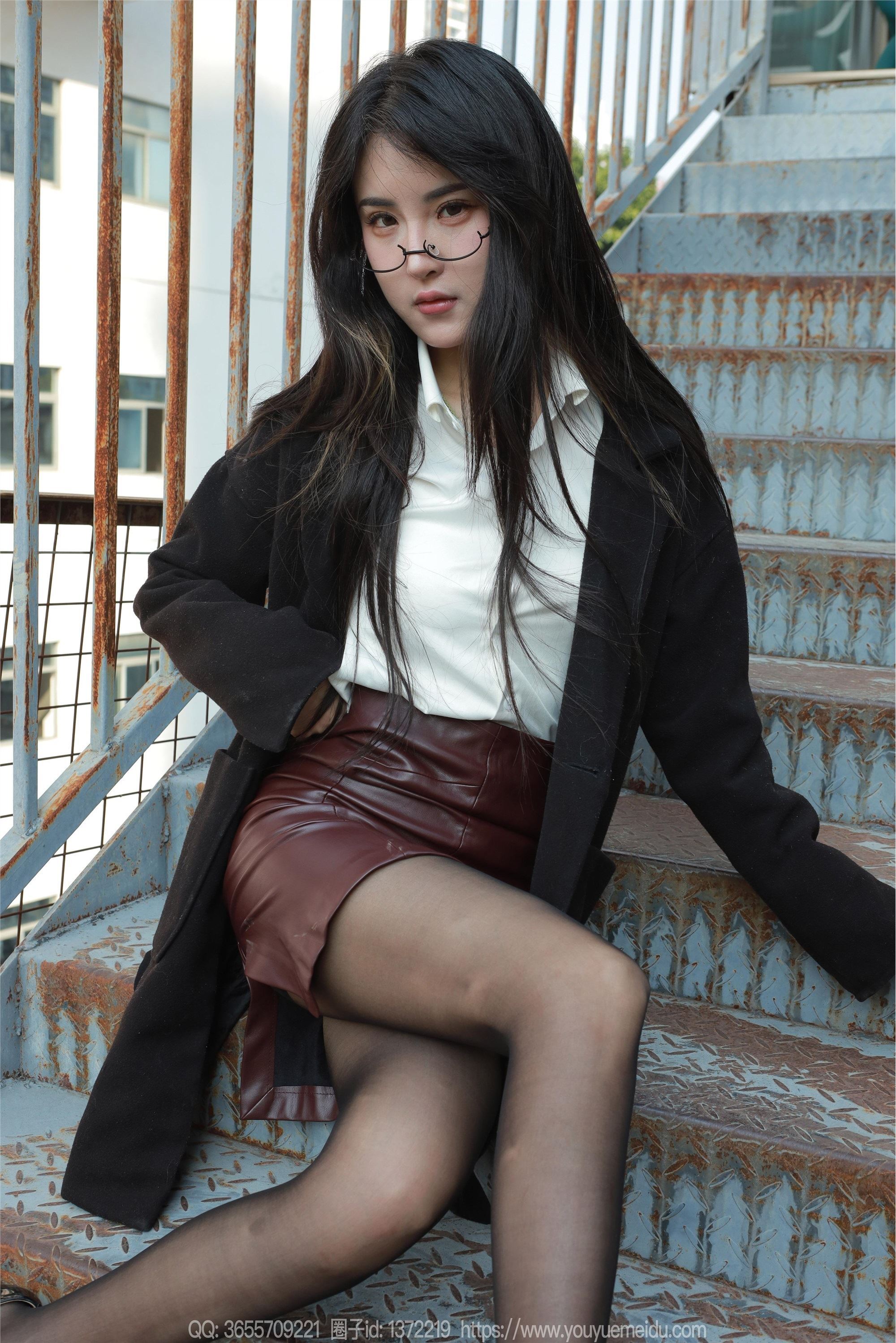 IESS异思趣向  2024.12.22 丝享家 1930 小宝《眼镜美女》